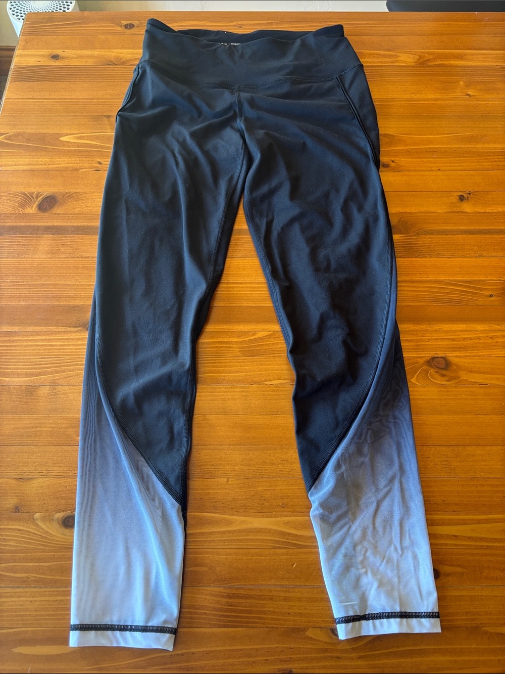 Women's Victoria Sport Black Ombre Athletic Leggings, size medium.